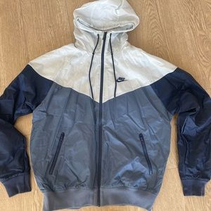 NIKE Windrunner Jacket